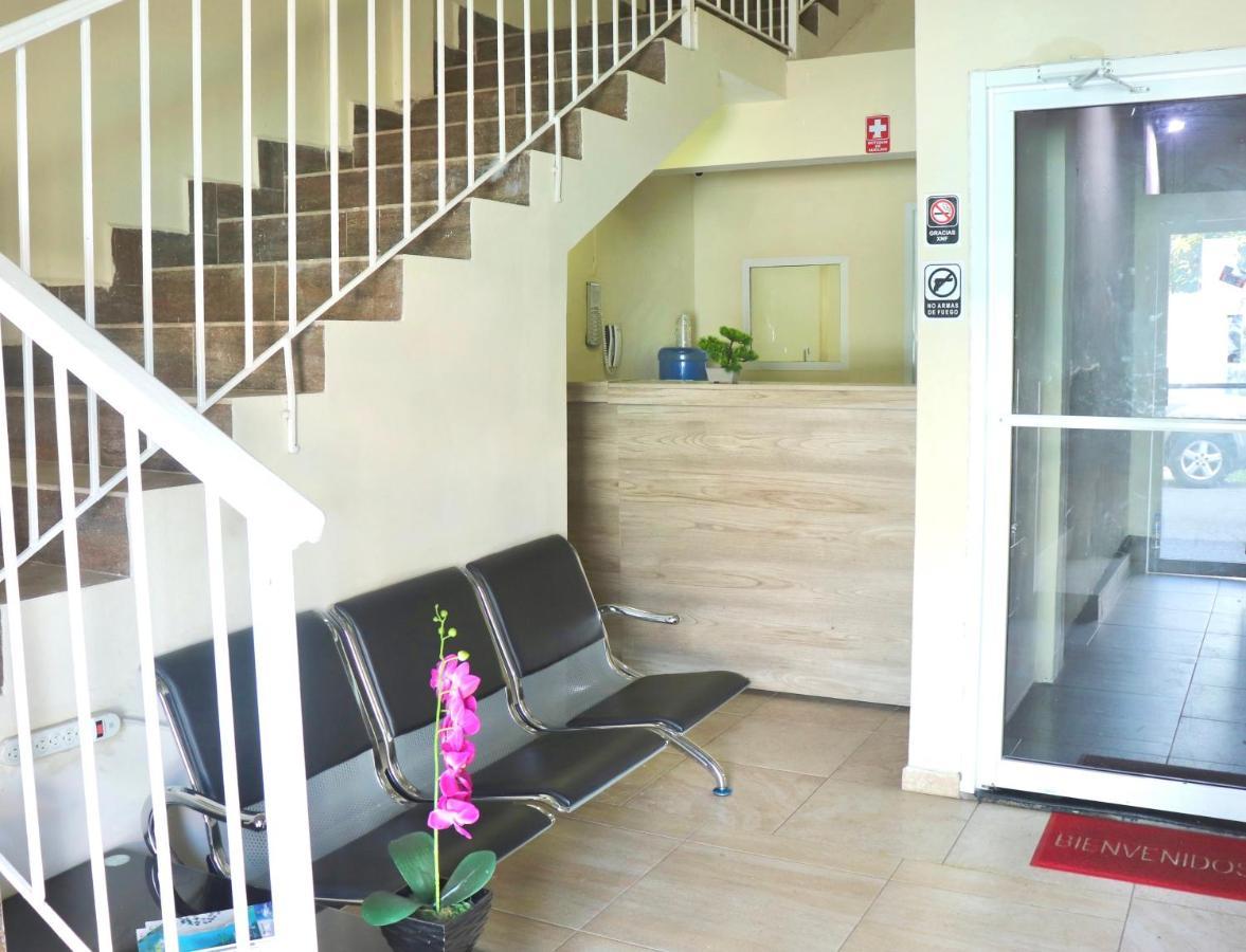ホテル Edifcio Amapola Zona Colonial Con Vista Al Mar サントドミンゴ エクステリア 写真