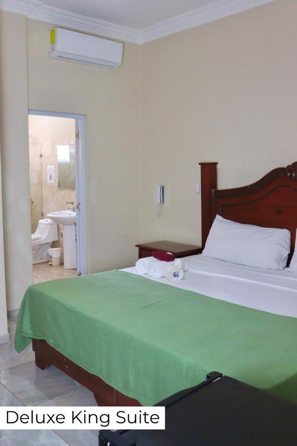 Hotel Enrique II Zona Colonial Vista Al Malecon サントドミンゴ エクステリア 写真
