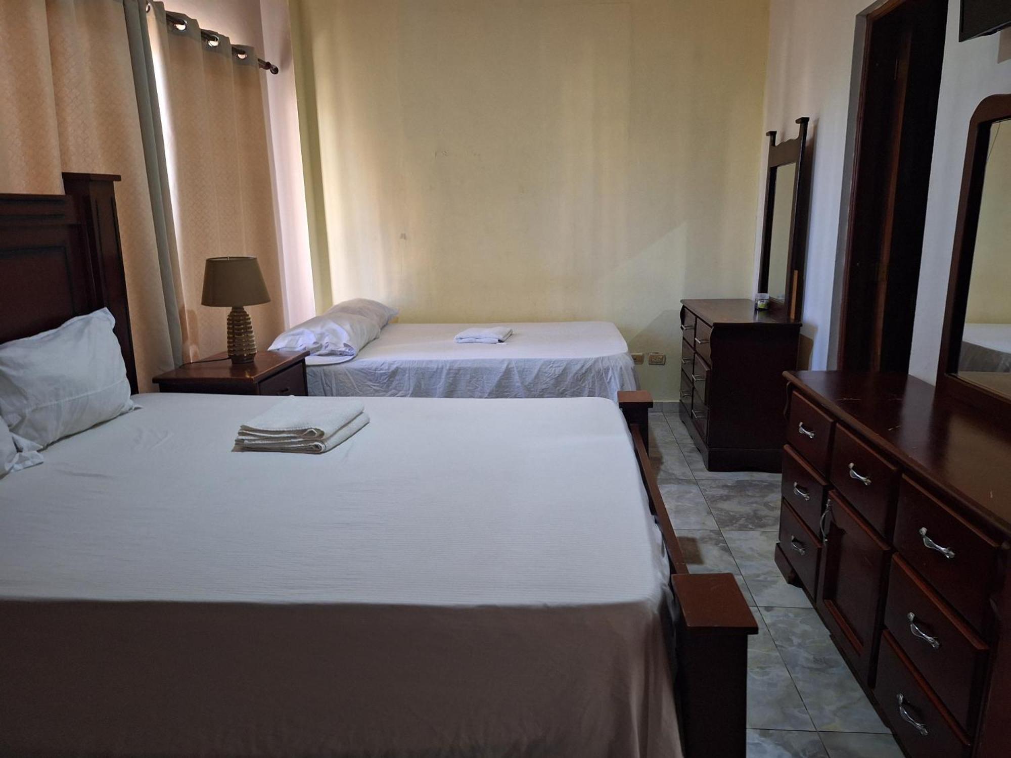 Hotel Enrique II Zona Colonial Vista Al Malecon サントドミンゴ エクステリア 写真