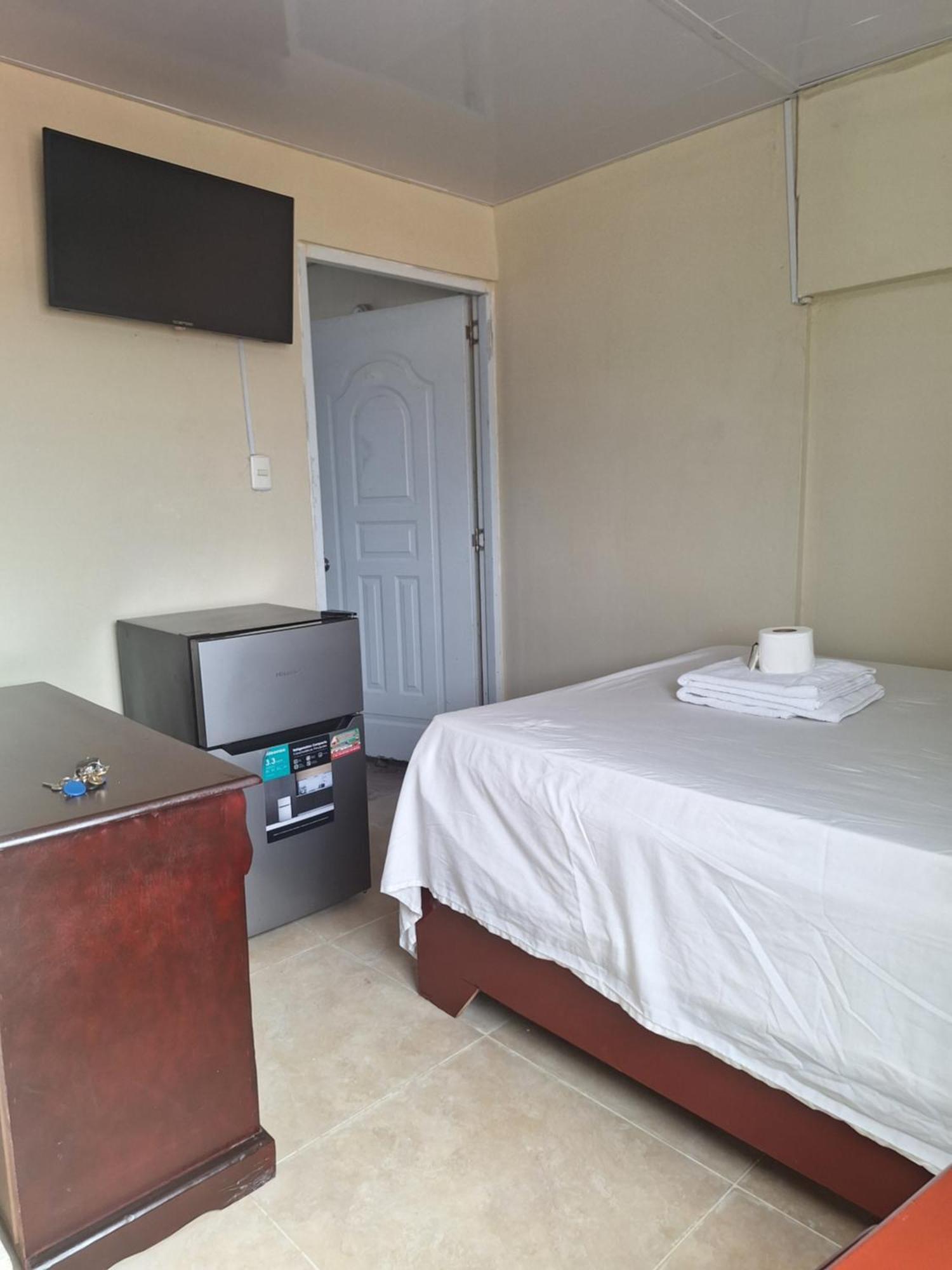 Hotel Enrique II Zona Colonial Vista Al Malecon サントドミンゴ エクステリア 写真