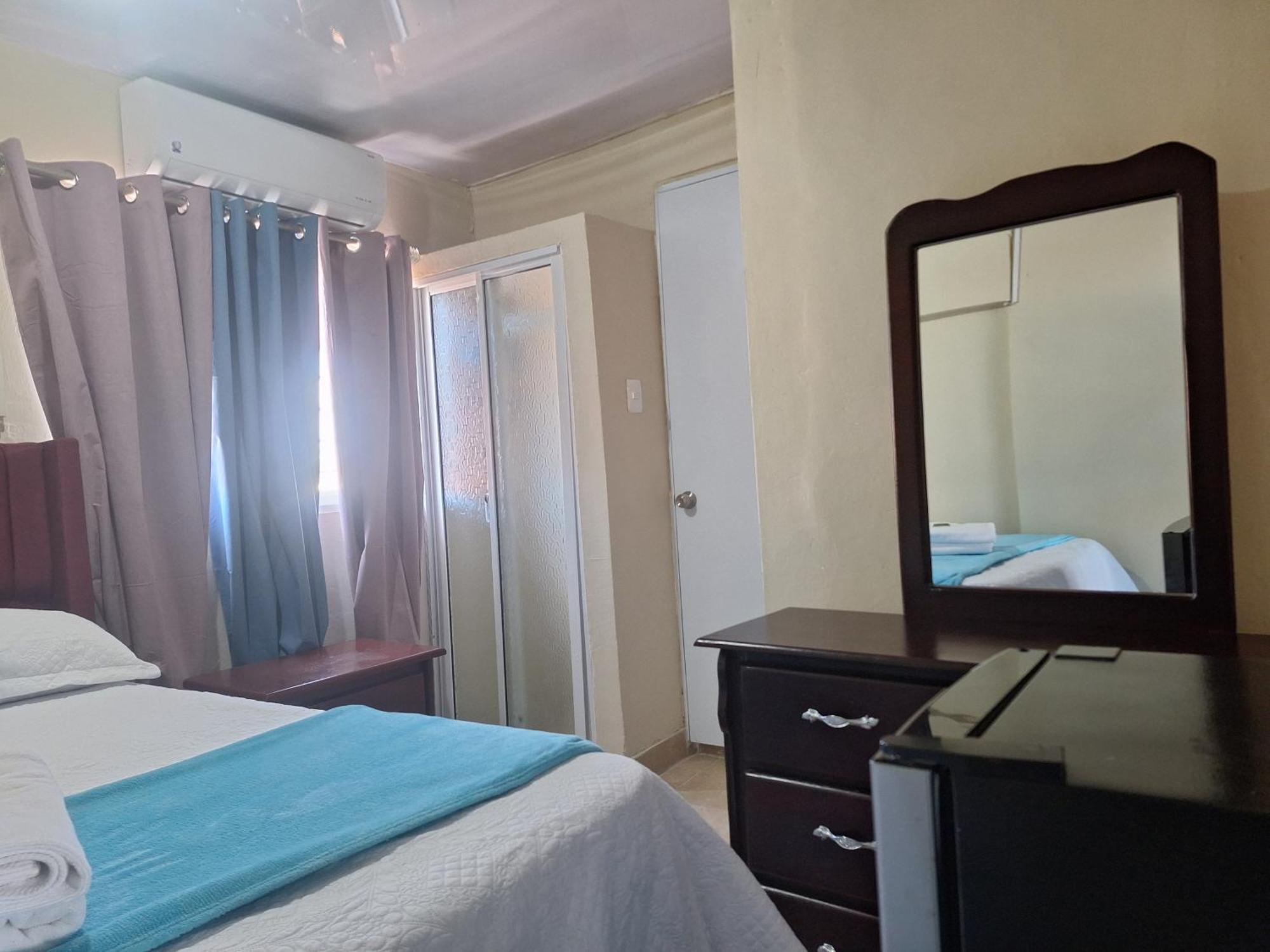 Hotel Enrique II Zona Colonial Vista Al Malecon サントドミンゴ エクステリア 写真
